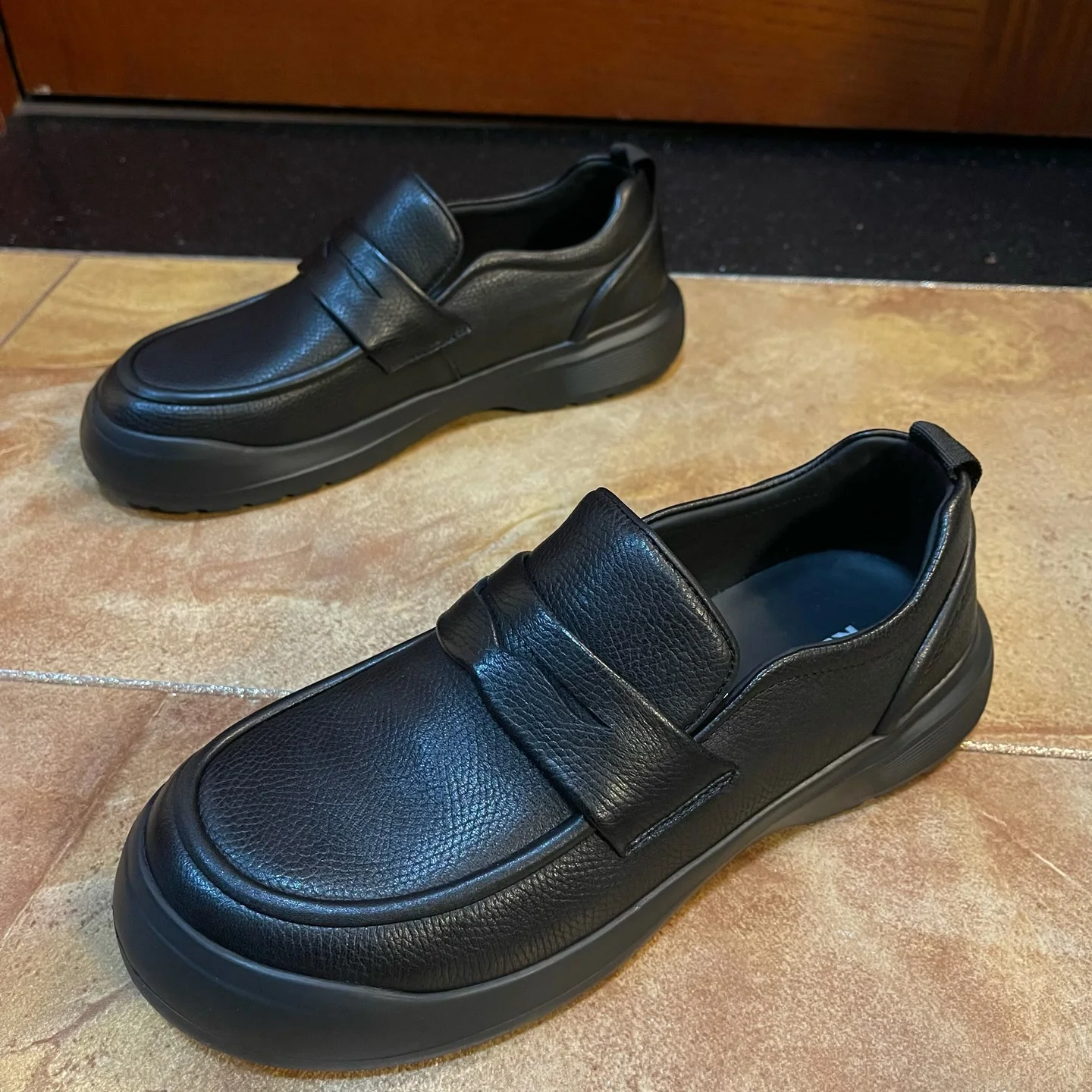 Luxury Man Shoes Genuine Leather Slip-On Loafers Soft Sole Comfortable Elegant Footwear for Men Business Casual 38-44
Luxury Man Shoes Genuine Leather Slip-On Loafers Soft Sole Comfortable Elegant Footwear for Men Business Casual 38-44