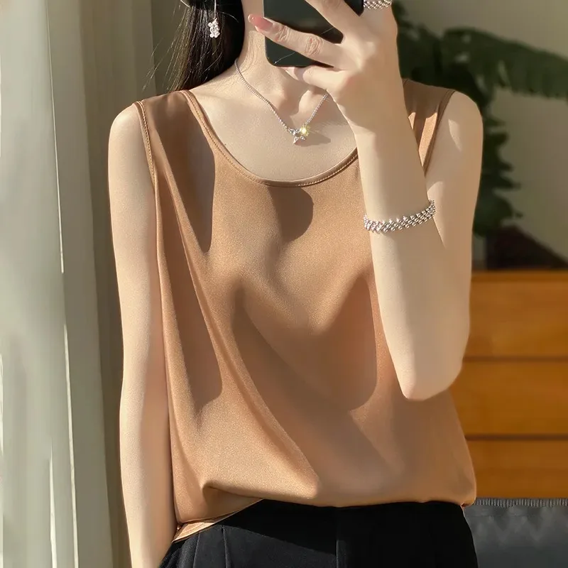New Ice Silk Camisole Women's Summer Round Neck Loose Belly-covering Bottoming Shirt Satin All-match Suit
New Ice Silk Camisole Women's Summer Round Neck Loose Belly-covering Bottoming Shirt Satin All-match Suit