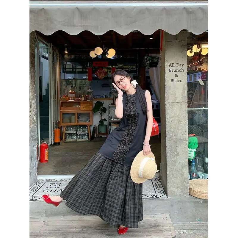 Japanese Retro Sleeveless Camisole Dress Women Set Spring/Summer Simple Style Loose Plaid Skirt Two Piece Set Women Outfits
Japanese Retro Sleeveless Camisole Dress Women Set Spring/Summer Simple Style Loose Plaid Skirt Two Piece Set Women Outfits