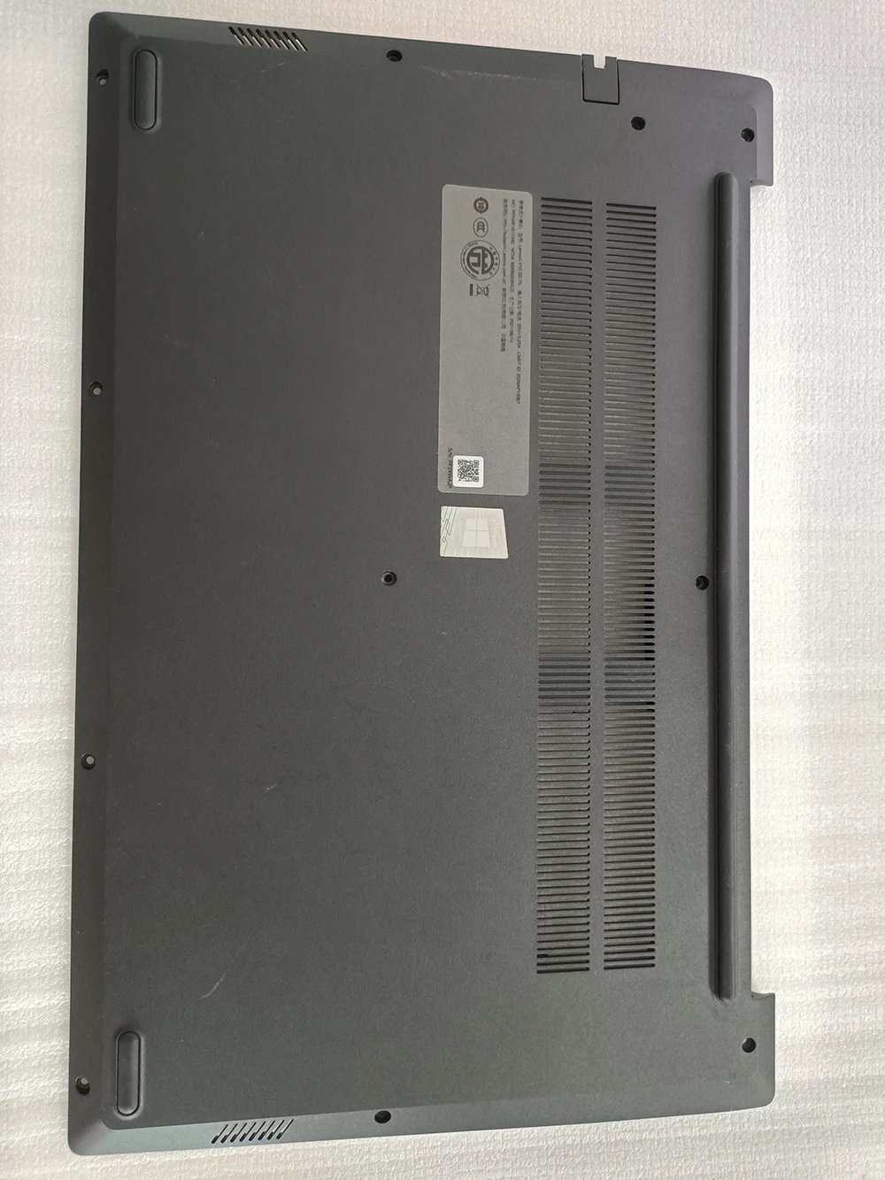 Б/у оригинальная деталь для ноутбука Lenovo Ideapad V15 G2 ITL ALC Базовая крышка корпус/Нижняя крышка корпус ноутбука заменить серый 15,6
Б/у оригинальная деталь для ноутбука Lenovo Ideapad V15 G2 ITL ALC Базовая крышка корпус/Нижняя крышка корпус ноутбука заменить серый 15,6