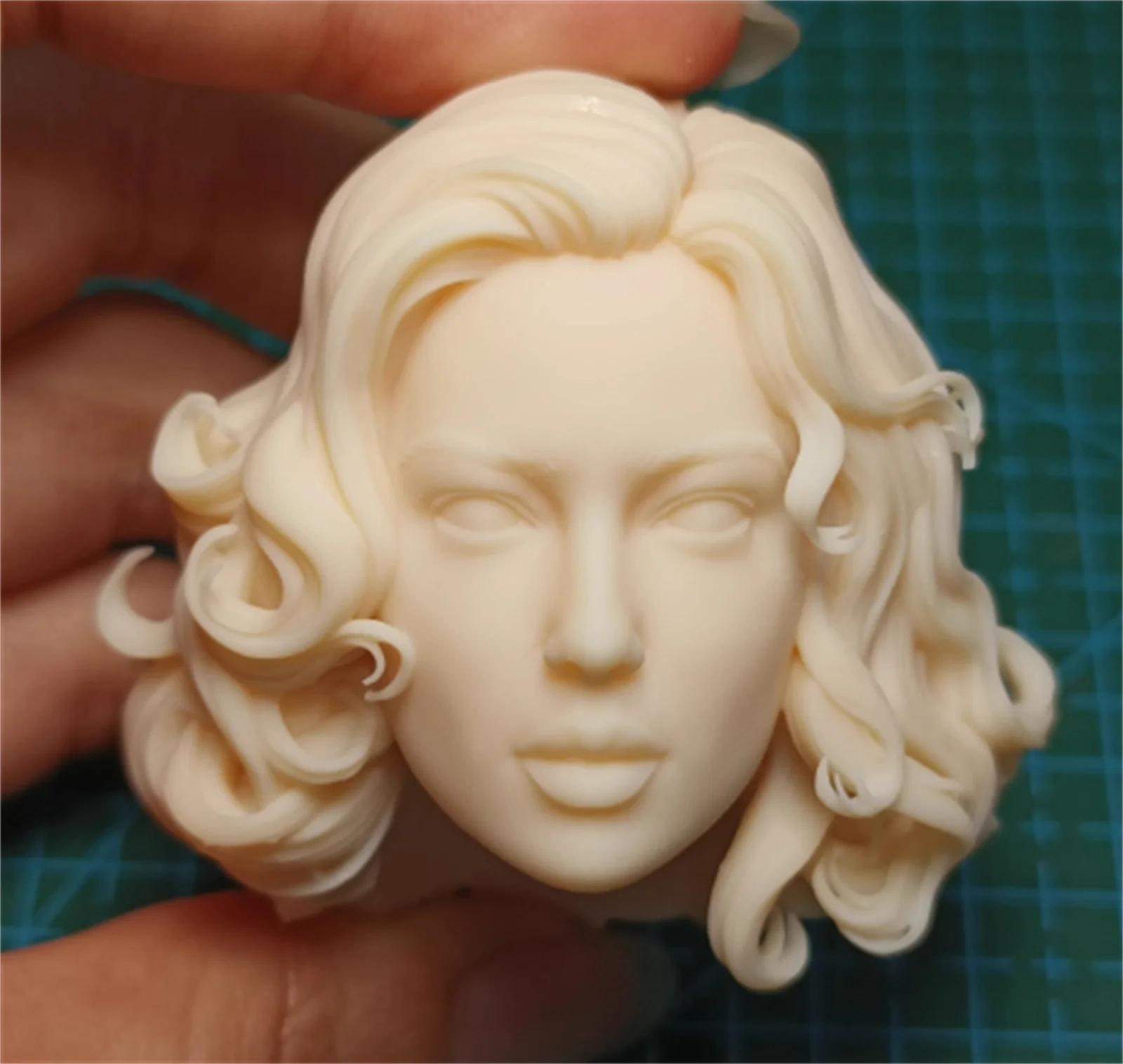 1/6Scale Monica Bellucci Female Head Sculpt Star curls Actor Model Soldier Sculpture Carving Fit 12'' Inch Figure Toys
1/6Scale Monica Bellucci Female Head Sculpt Star curls Actor Model Soldier Sculpture Carving Fit 12'' Inch Figure Toys