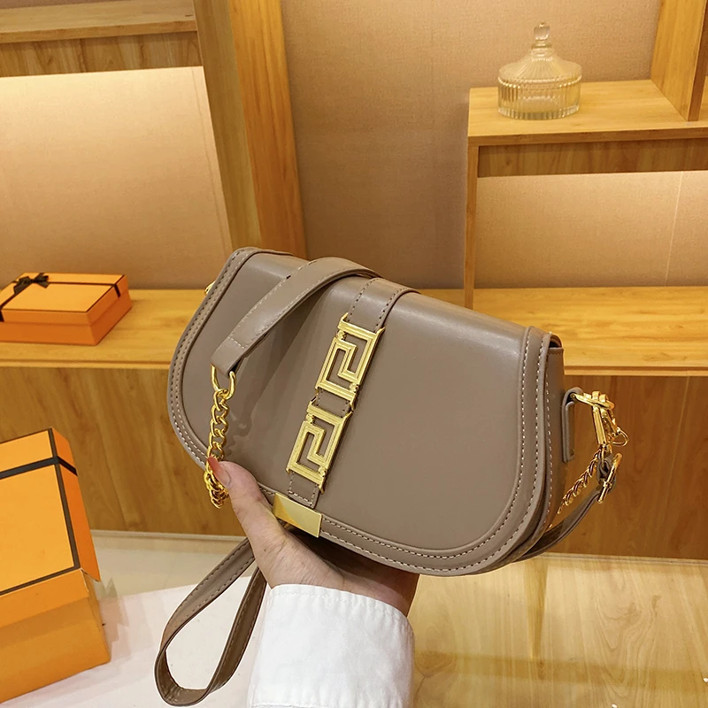 Luxury Designer Women's Leather Crossbody Bag Classic Elegant Shoulder Handbag For Ladies Fashionable Tote Messenger
Luxury Designer Women's Leather Crossbody Bag Classic Elegant Shoulder Handbag For Ladies Fashionable Tote Messenger
