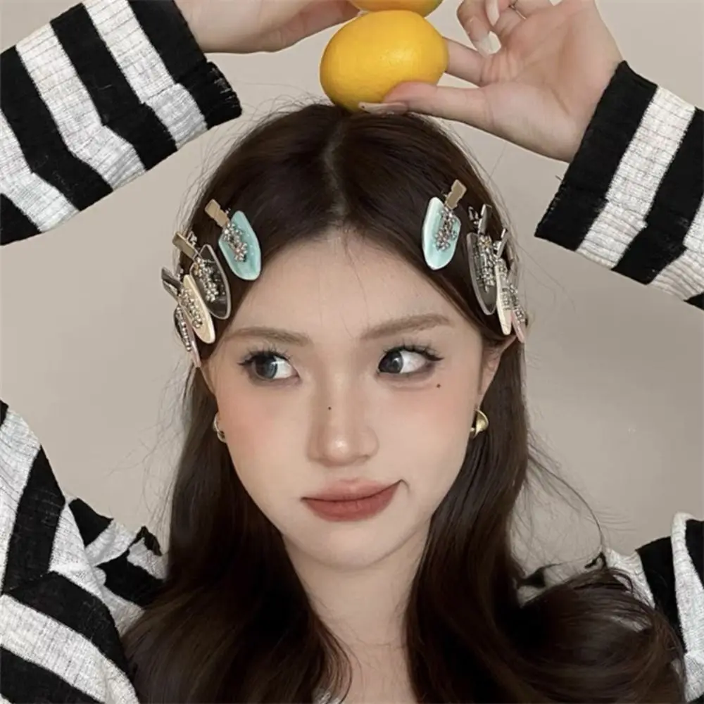 Creative Rhinestones Traceless Hairpin Flower Metal Acetate Hairpin Korean Style Headwear Makeup Hair Clip Daily
Creative Rhinestones Traceless Hairpin Flower Metal Acetate Hairpin Korean Style Headwear Makeup Hair Clip Daily