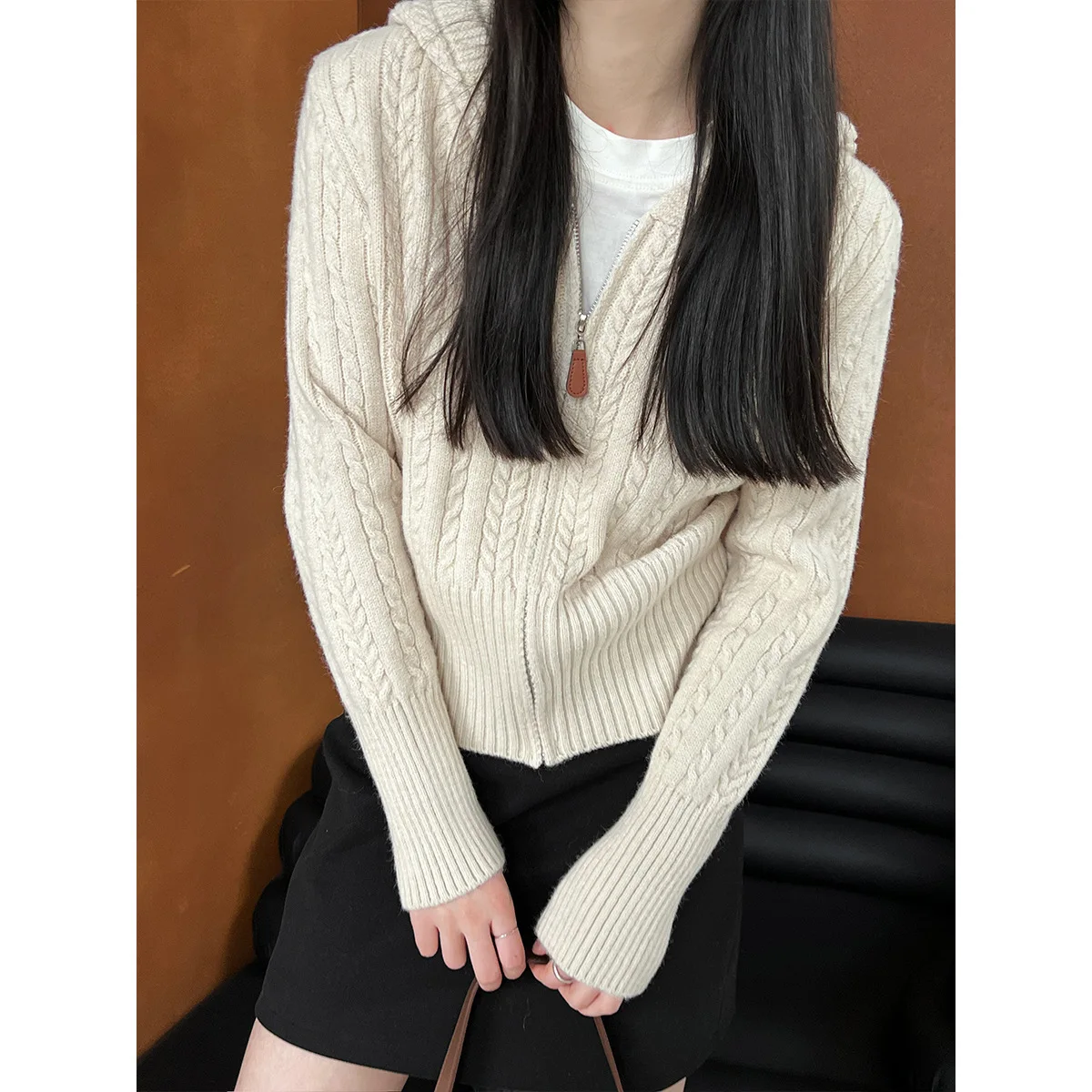 Casual Fried Dough Twists Hooded Knitted Cardigan Women's Spring and Autumn New Soft Waxy Slim Short Sweater Coat Ss706
Casual Fried Dough Twists Hooded Knitted Cardigan Women's Spring and Autumn New Soft Waxy Slim Short Sweater Coat Ss706