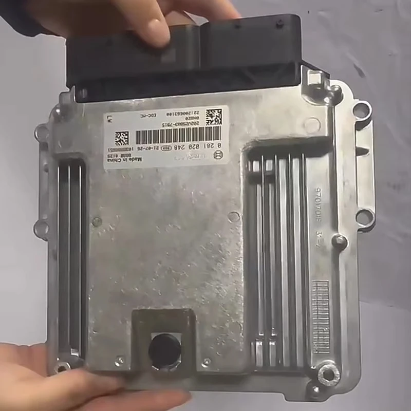 SINOTRUK HOWO SITRAK T7H T5G Truck Spare Parts MC11 MC13 Engine Parts EDC ECU Electronic Control Unit Module 202V25803-7915
SINOTRUK HOWO SITRAK T7H T5G Truck Spare Parts MC11 MC13 Engine Parts EDC ECU Electronic Control Unit Module 202V25803-7915