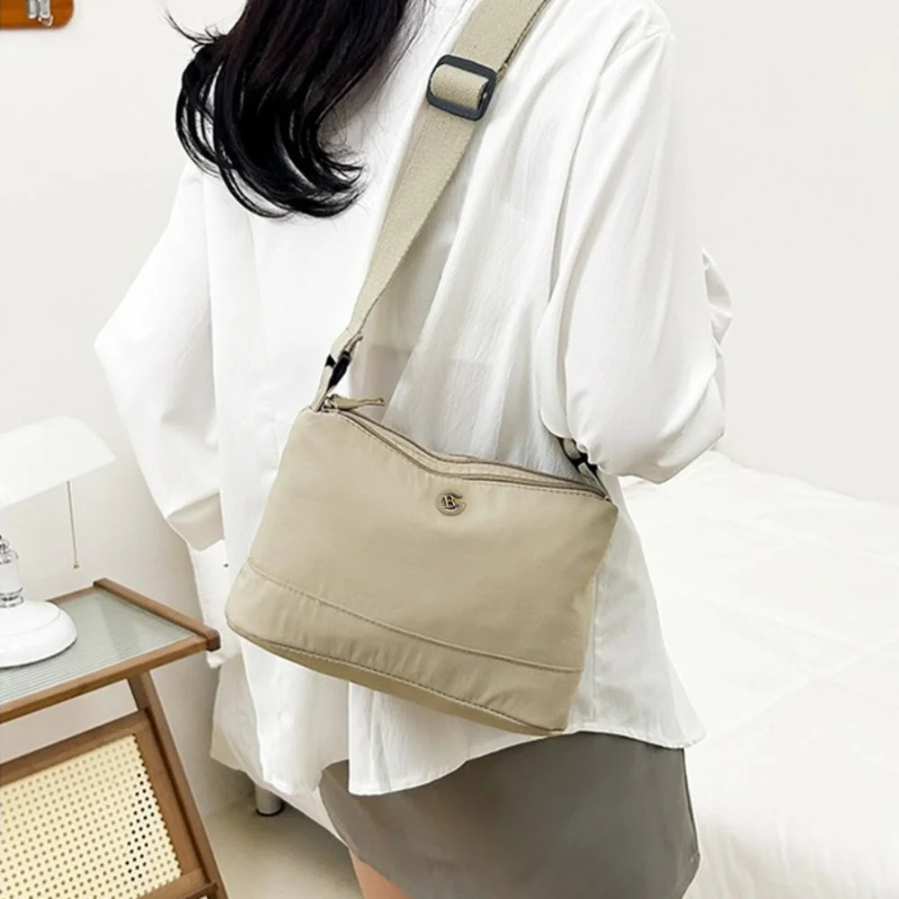 High Quality Multi Layer Crossbody Bag Waterproof Nylon Shoulder Bags Large Capacity Tote Bags
High Quality Multi Layer Crossbody Bag Waterproof Nylon Shoulder Bags Large Capacity Tote Bags