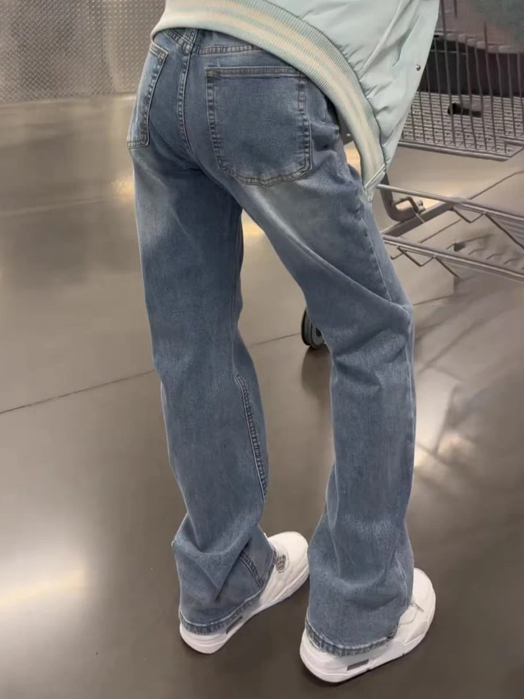 Cleanfit Light Blue Waed Denim Jeans Men's Autumn Winter American Vibe Knife Pants Lift Straight Micro Flare Pants
Cleanfit Light Blue Waed Denim Jeans Men's Autumn Winter American Vibe Knife Pants Lift Straight Micro Flare Pants