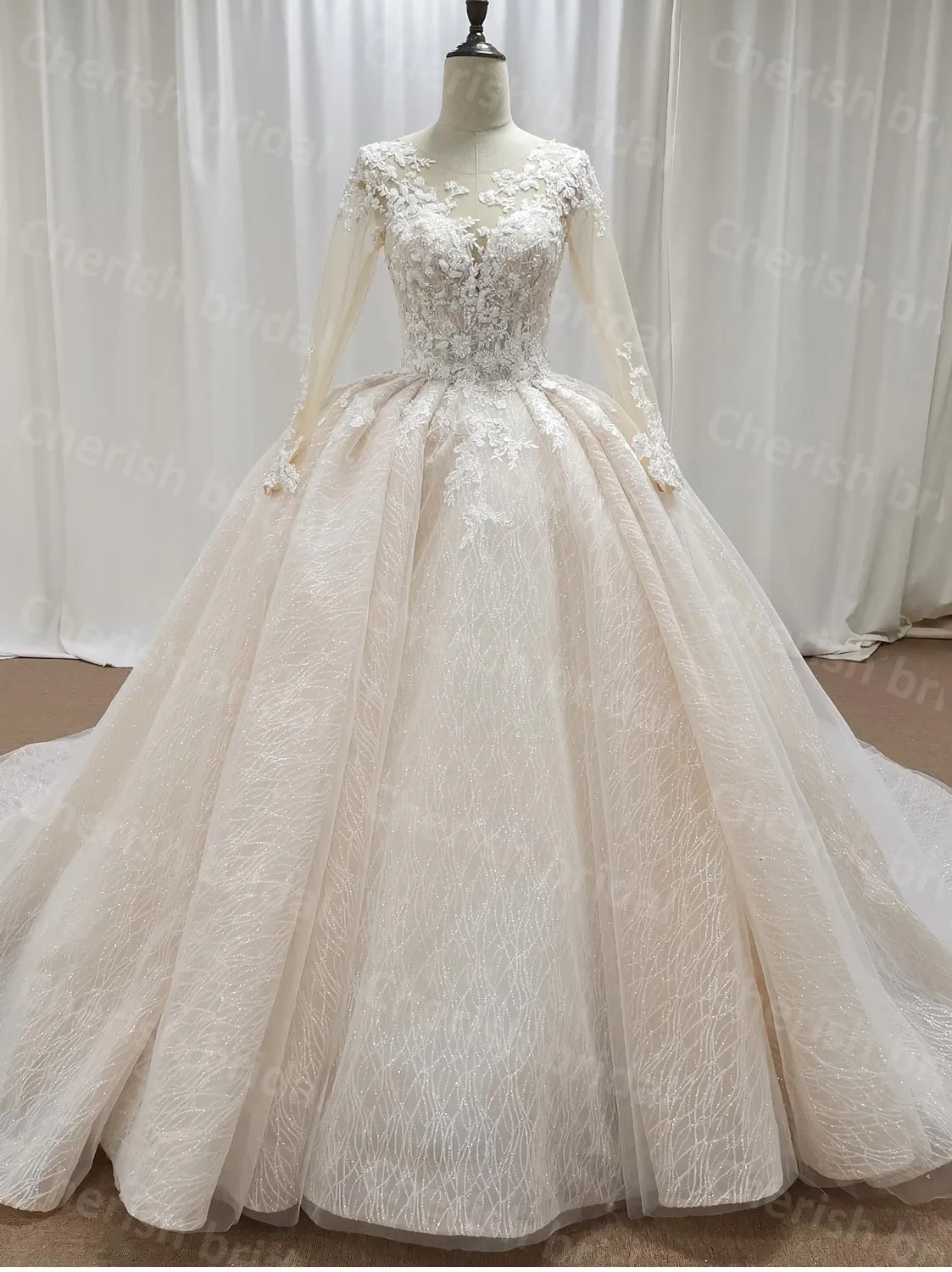 C5009B Wedding Dress Luxury Handmade Beading Ball Gown Wedding Dresses Long Sleeves Brides Wedding Dresses with Big Train
C5009B Wedding Dress Luxury Handmade Beading Ball Gown Wedding Dresses Long Sleeves Brides Wedding Dresses with Big Train