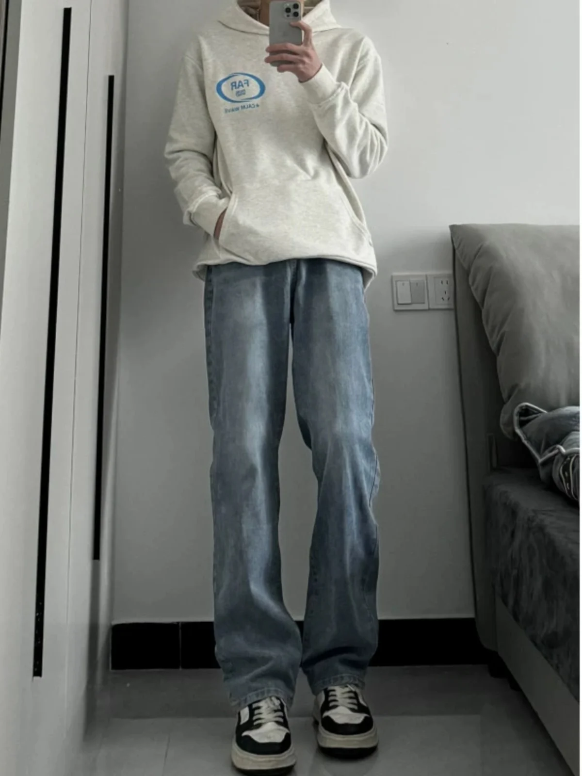 Blue Washed Denim Jeans 2024 New Men's Cleanfit Leg Lengthening Handsome High Street Vibe Straight Leg Pants
Blue Washed Denim Jeans 2024 New Men's Cleanfit Leg Lengthening Handsome High Street Vibe Straight Leg Pants