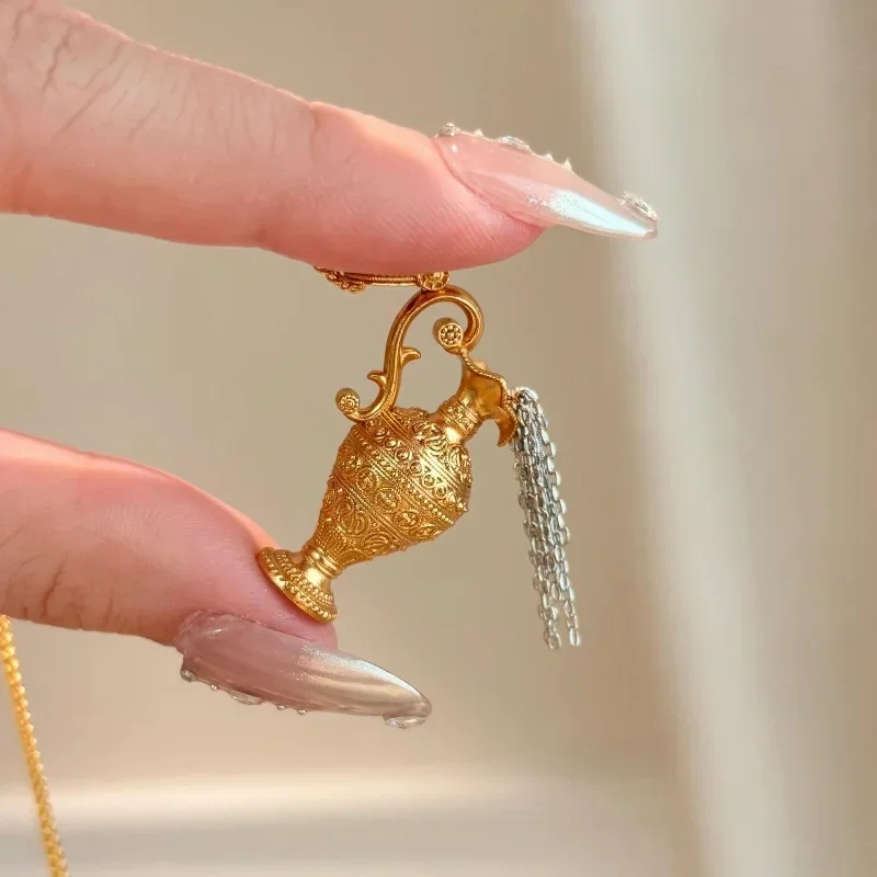 Light luxury retro chains wine pot tassel necklace stereoscopic design fashion art exquisite collar chain wedding jewelry gift
Light luxury retro chains wine pot tassel necklace stereoscopic design fashion art exquisite collar chain wedding jewelry gift