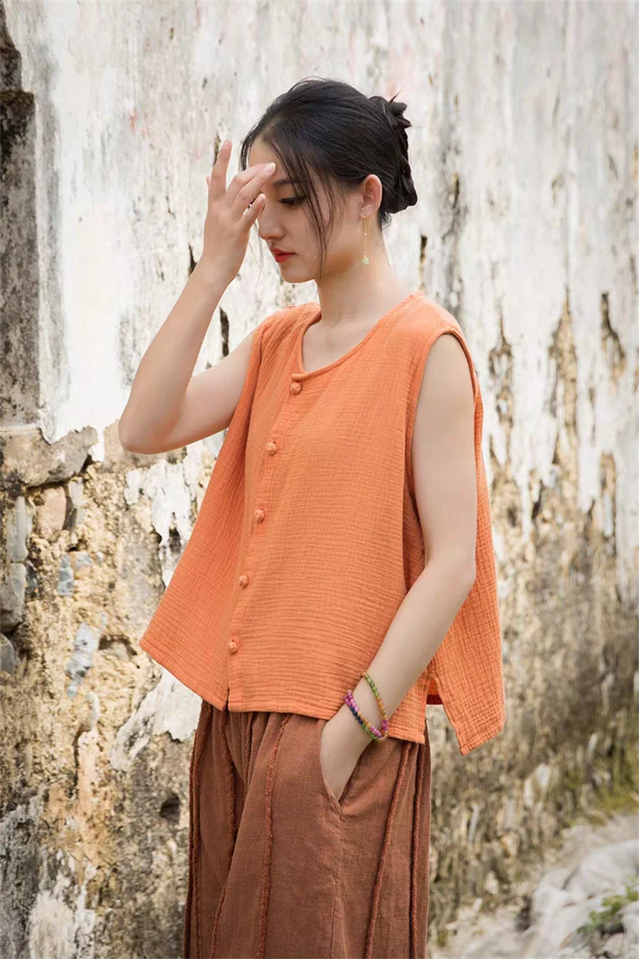 Women's Summer Vintage Cotton Linen Vest plus Size Chinese Style Button-Up Tank Top Cardigan Candy Color Casual Fashion
Women's Summer Vintage Cotton Linen Vest plus Size Chinese Style Button-Up Tank Top Cardigan Candy Color Casual Fashion