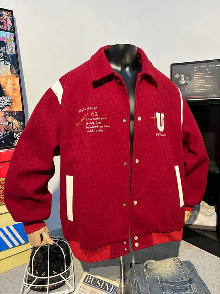 Мужская шерстяная куртка в красную клетку, осенне-зимнее свободное бейсбольное пальто с лацканами, повседневная верхняя одежда на Новый год, весну, модная
Мужская шерстяная куртка в красную клетку, осенне-зимнее свободное бейсбольное пальто с лацканами, повседневная верхняя одежда на Новый год, весну, модная