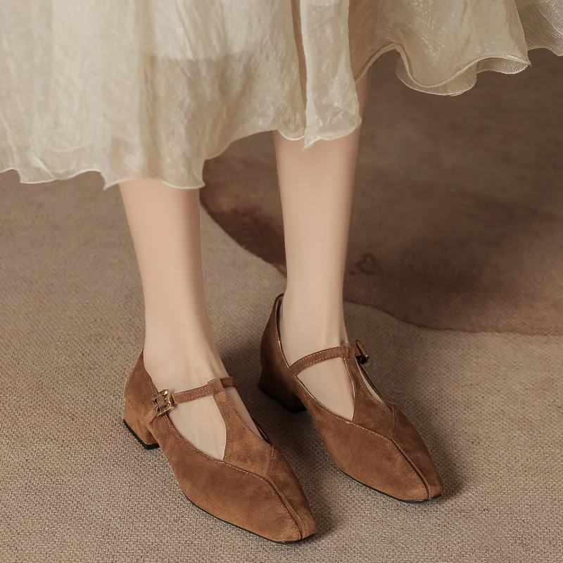 New French-style beltTWomen's Mary Jane shoes, suede, elegant square toe, chunky heel Ancora Red Retro
New French-style beltTWomen's Mary Jane shoes, suede, elegant square toe, chunky heel Ancora Red Retro