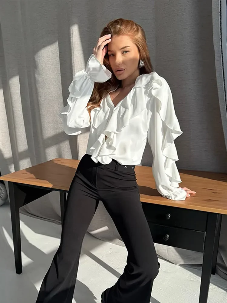 Elegant White Lotus Leaf Edge V Neck Blouse Chic Female Long Sleeve Pleated Tops New Women's Spring Commuting Office Shirt
Elegant White Lotus Leaf Edge V Neck Blouse Chic Female Long Sleeve Pleated Tops New Women's Spring Commuting Office Shirt