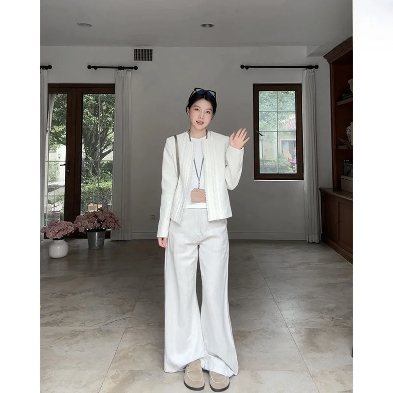 Комплект женской одежды: шерстяные хлопковые брюки с эффектом похудения, круглым вырезом, свободного кроя, с высокой талией, широкими штанинами, для повседневной носки, осенний сезон, верхняя одежда
Комплект женской одежды: шерстяные хлопковые брюки с эффектом похудения, круглым вырезом, свободного кроя, с высокой талией, широкими штанинами, для повседневной носки, осенний сезон, верхняя одежда