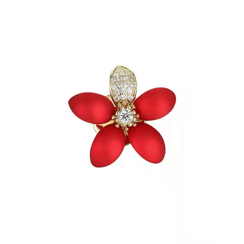 Delicate little red flower brooch, high-end women's neckline anti-light pin fixed brooch
Delicate little red flower brooch, high-end women's neckline anti-light pin fixed brooch