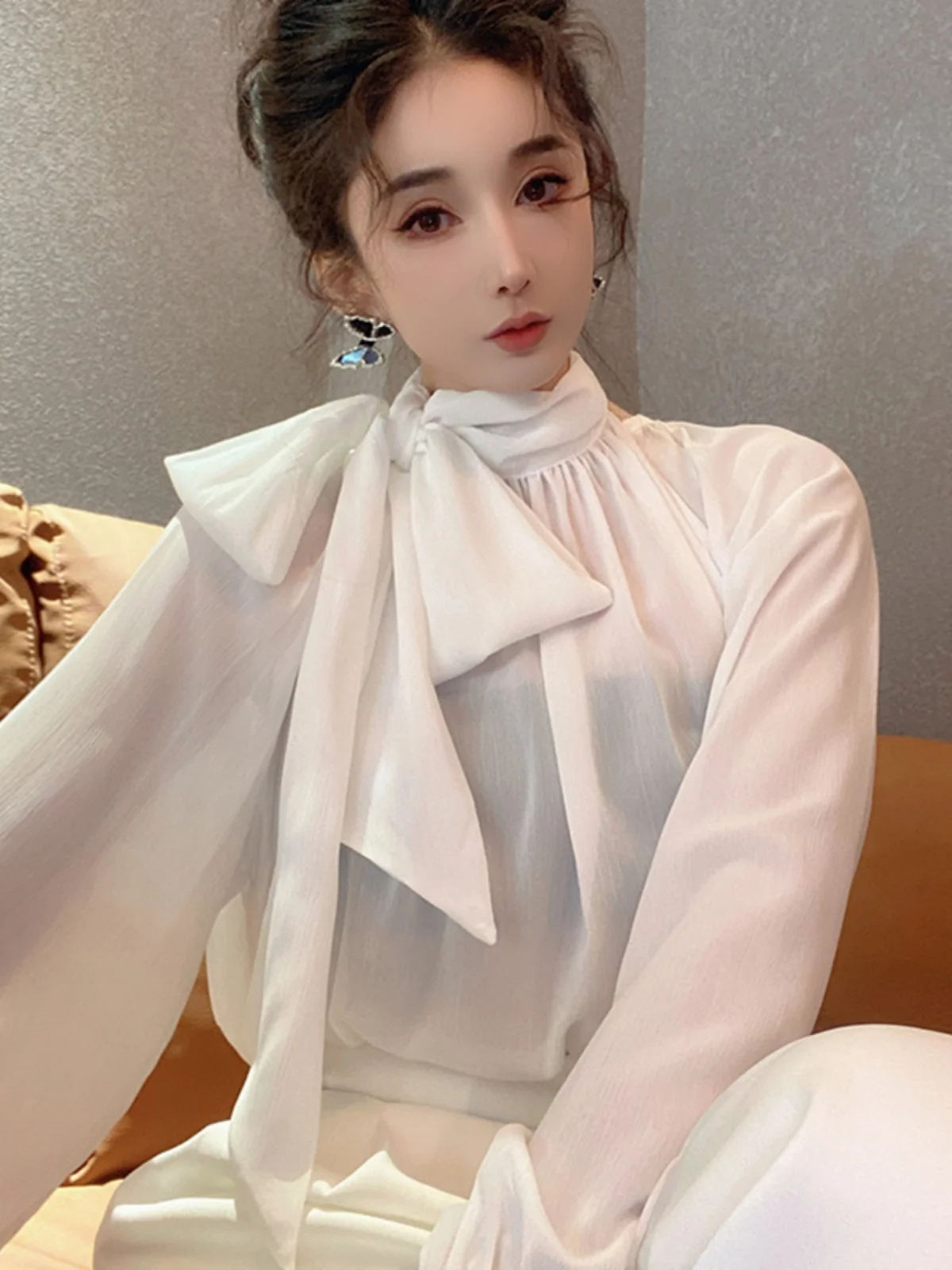 Spring Summer Large Bowknot irt Women's Faion Sensation Thin See-tough Design Long Sve Stand Collar Lantern Sve
Spring Summer Large Bowknot irt Women's Faion Sensation Thin See-tough Design Long Sve Stand Collar Lantern Sve