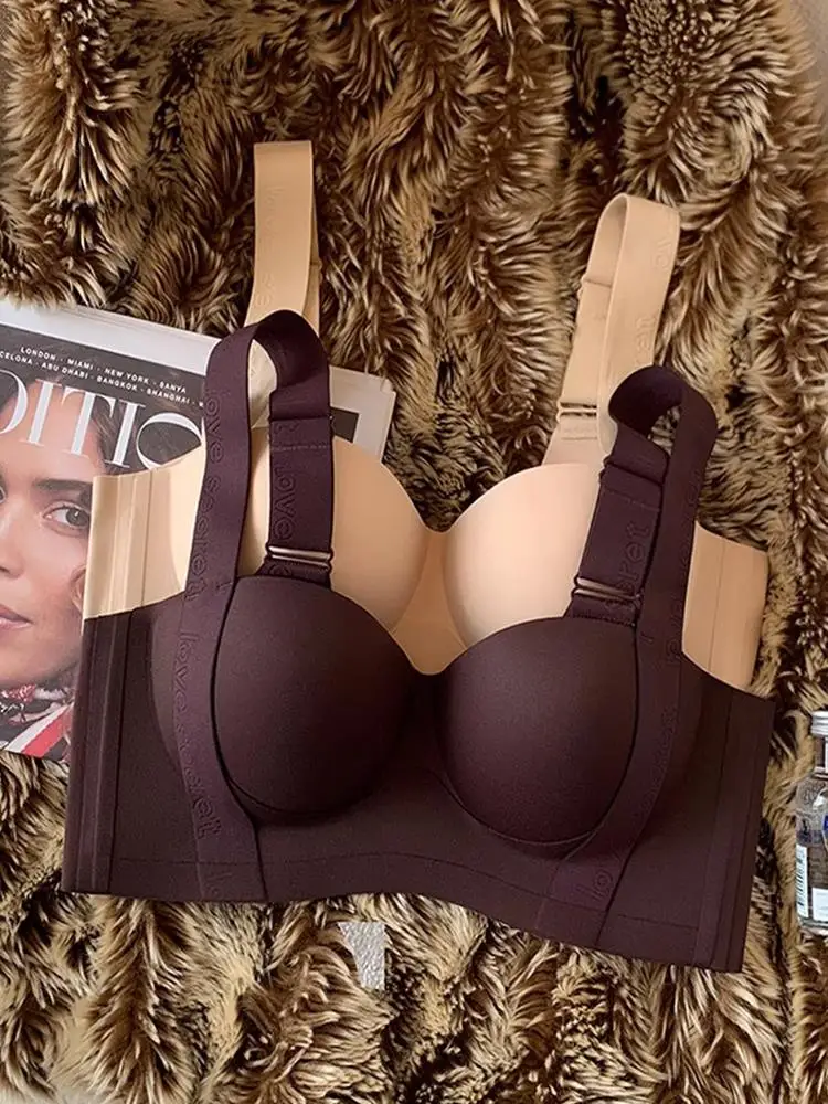 Wireless Seamless Bra Women's Gathered Large Appearance Underwear Nylon Material U-Shaped Cup Back Three Rows of Buckles Yout...
Wireless Seamless Bra Women's Gathered Large Appearance Underwear Nylon Material U-Shaped Cup Back Three Rows of Buckles Yout...