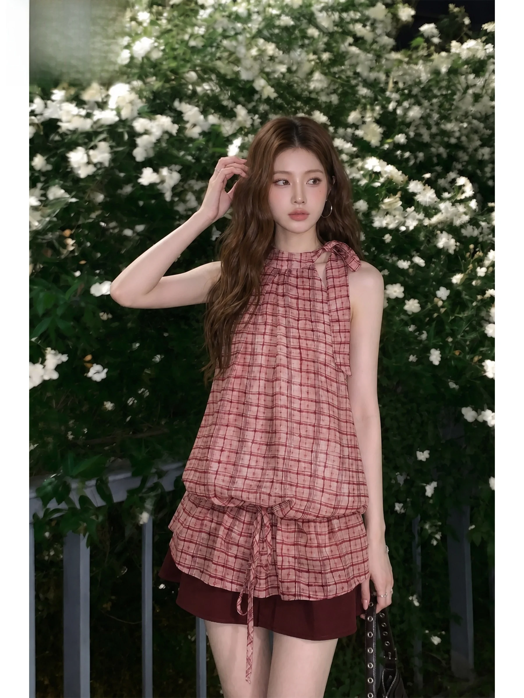 Red Plaid Neck Hanging Sleeveless Top And Skirt Set Women's Fashion Summer Slimming High Waist Two-Piece Ensemble Casual Style
Red Plaid Neck Hanging Sleeveless Top And Skirt Set Women's Fashion Summer Slimming High Waist Two-Piece Ensemble Casual Style
