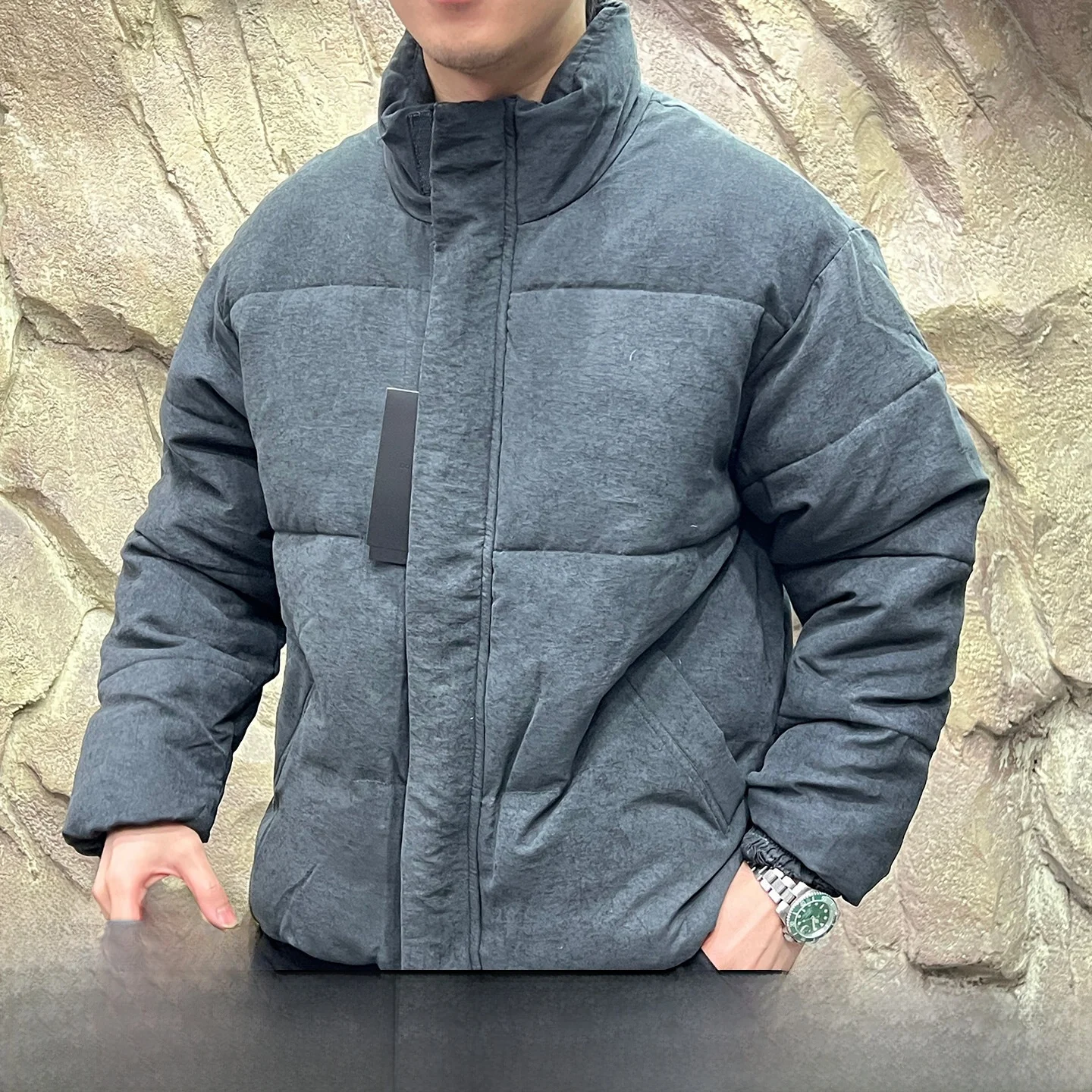 Thiened Cotton Jaet for Men Retro Sle Autumn Winter Pure Color Loose Fit Stand Collar Warmth And Comfortable Velvet Touch
Thiened Cotton Jaet for Men Retro Sle Autumn Winter Pure Color Loose Fit Stand Collar Warmth And Comfortable Velvet Touch