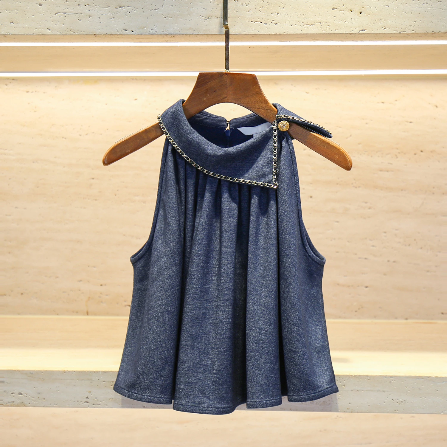 High-End Women's Faion Set with Vest Top And Pleated Skirt in Denim Ne Hanging Sle Small Fraance Sle
High-End Women's Faion Set with Vest Top And Pleated Skirt in Denim Ne Hanging Sle Small Fraance Sle