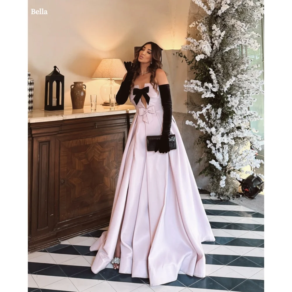 Bella Customized Pink Gloves Bow Strapless robes de soirée Satin Sleeveless Party Dresses A-line Floor-Length Prom Dress 2025
Bella Customized Pink Gloves Bow Strapless robes de soirée Satin Sleeveless Party Dresses A-line Floor-Length Prom Dress 2025
