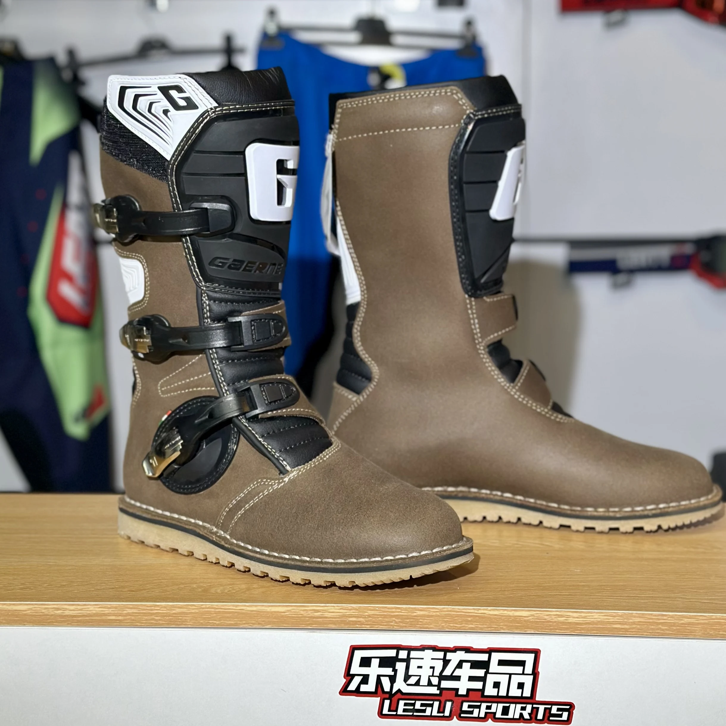 Big g Italy gaerne off-road motorcycle riding boots fall-proof waterproof breathable climbing boots competitive biker men
Big g Italy gaerne off-road motorcycle riding boots fall-proof waterproof breathable climbing boots competitive biker men