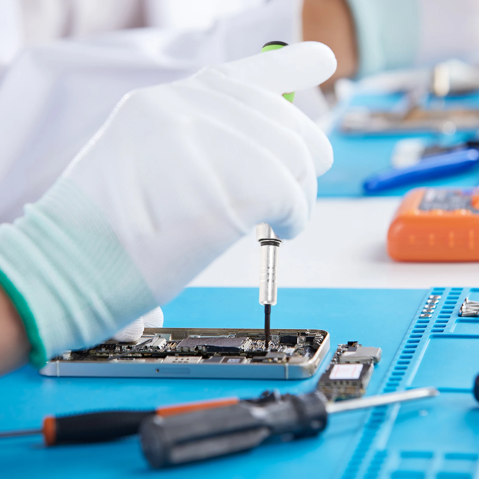 32 in 1 Screwdriver Bit Set Magnetic Precision Tools with Vanadium Steel Bits for Repair Kit Heavy Duty Alloy Construction
32 in 1 Screwdriver Bit Set Magnetic Precision Tools with Vanadium Steel Bits for Repair Kit Heavy Duty Alloy Construction