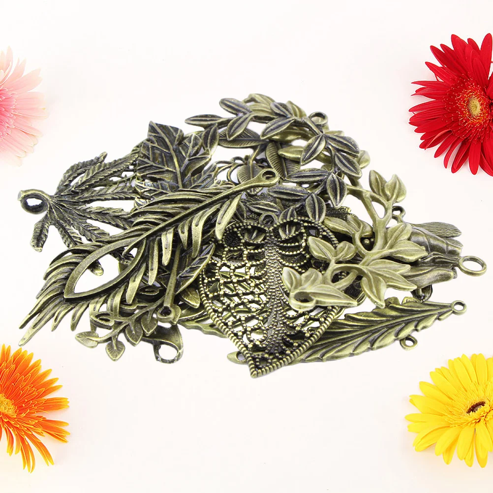 40pcs Creative Leaves Pendant Retro Leaf Set DIY Accessory for Bracelet Necklace Jewelry Decoration (Bronze)
40pcs Creative Leaves Pendant Retro Leaf Set DIY Accessory for Bracelet Necklace Jewelry Decoration (Bronze)