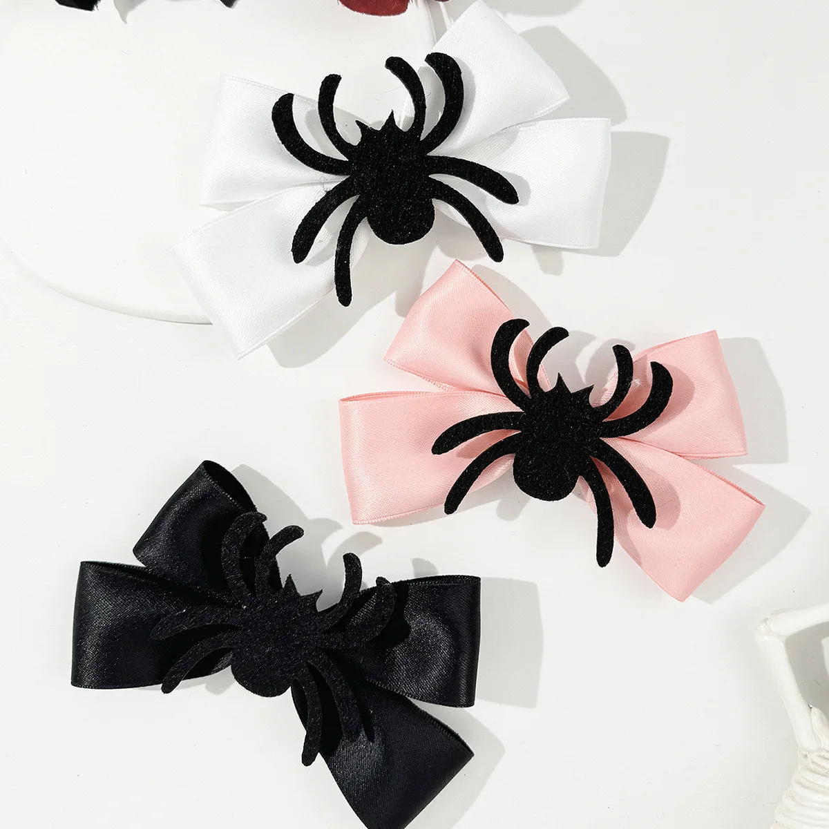Halloween hair accessories spider dress up bow hairpin female cute funny side bangs clip edge clip personalized hair accessories
Halloween hair accessories spider dress up bow hairpin female cute funny side bangs clip edge clip personalized hair accessories