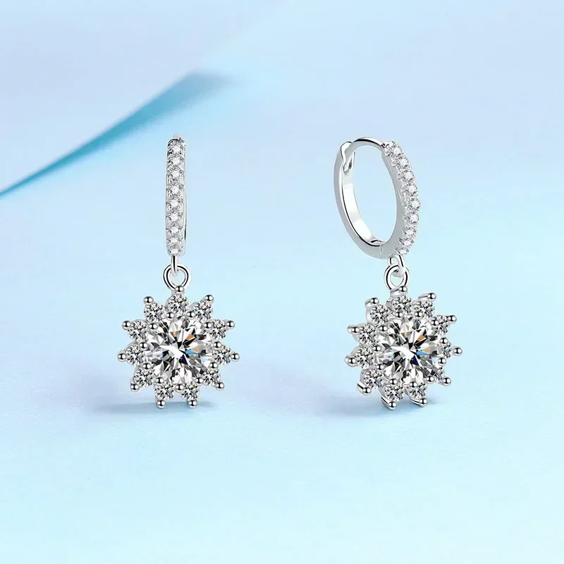 1/2ct Shiny Moissanite Vvs Diamond Sunflower Drop Earring for Women, Platinum PT950 Holiday Gift Fine Jewelry of Earring To Girl
1/2ct Shiny Moissanite Vvs Diamond Sunflower Drop Earring for Women, Platinum PT950 Holiday Gift Fine Jewelry of Earring To Girl