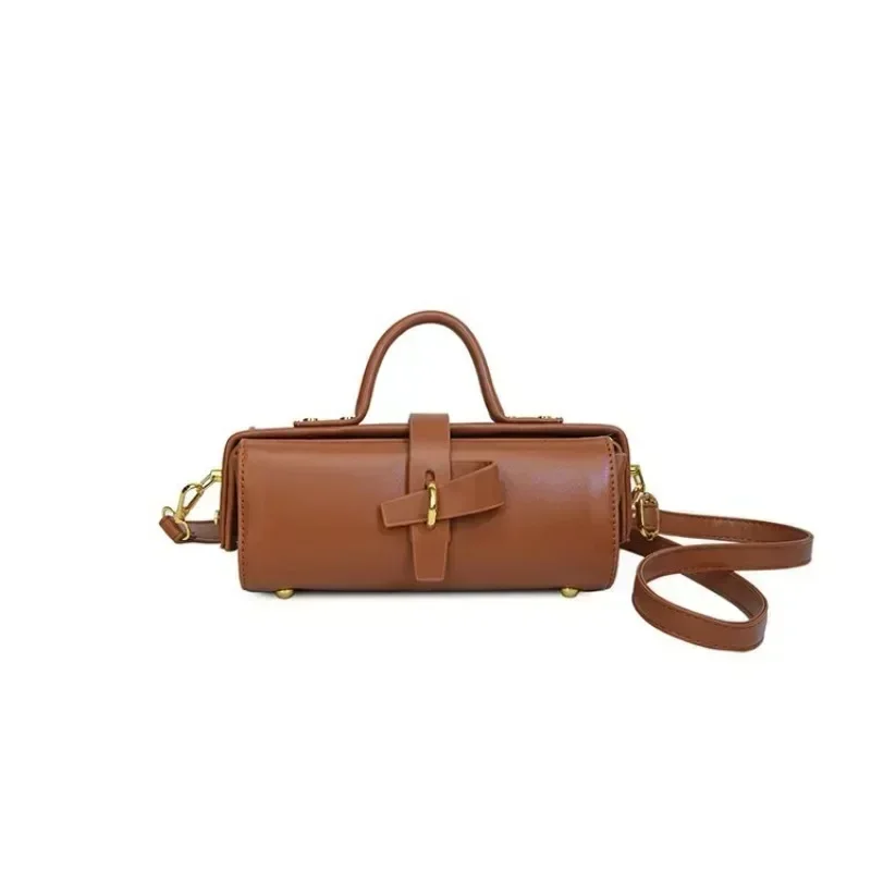 Casual Fashionable Simple Mini Clutch Bag With Letter Logo For Women Leisure Trendy Stylish Everyday Use
Casual Fashionable Simple Mini Clutch Bag With Letter Logo For Women Leisure Trendy Stylish Everyday Use