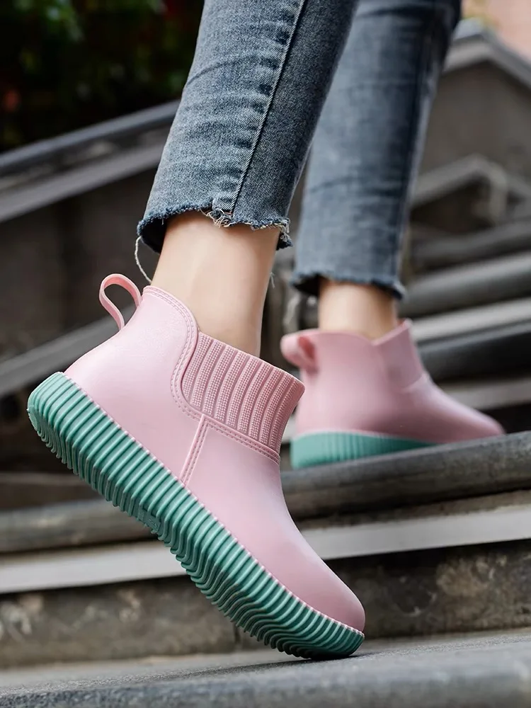 Новинка 2023 года, женские резиновые сапоги с низким вырезом и трубкой, противоскользящие, износостойкие, модные, японский, материал ПВХ, подошва из ЭВА
Новинка 2023 года, женские резиновые сапоги с низким вырезом и трубкой, противоскользящие, износостойкие, модные, японский, материал ПВХ, подошва из ЭВА