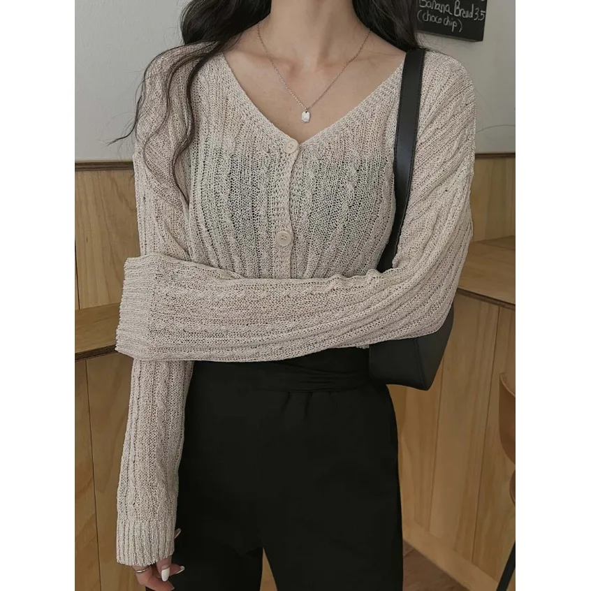 Korean Style Twist Ice Silk Knitted Sweater Coat Short Thin Long Sleeve Pure Color Sun Protection Cardigan for Women Summer 2026
Korean Style Twist Ice Silk Knitted Sweater Coat Short Thin Long Sleeve Pure Color Sun Protection Cardigan for Women Summer 2026