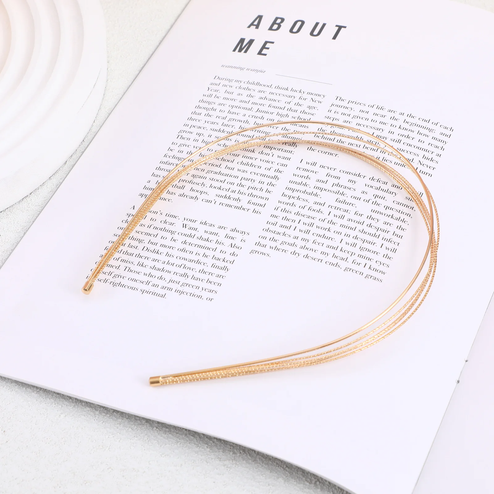 1Pcs Multi-Layer Metal Hairband Simple Elegant Headband Wedding Party Hair Decor Women Headwear Fashion Hair Accessory
1Pcs Multi-Layer Metal Hairband Simple Elegant Headband Wedding Party Hair Decor Women Headwear Fashion Hair Accessory