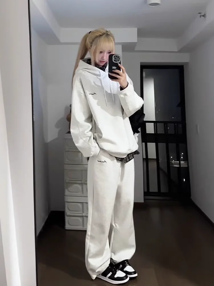 Couple Heavyweight Hooded Sports Suit Autumn Winter Gray White Simple Design Hoodie Jacket for Men And Women
Couple Heavyweight Hooded Sports Suit Autumn Winter Gray White Simple Design Hoodie Jacket for Men And Women