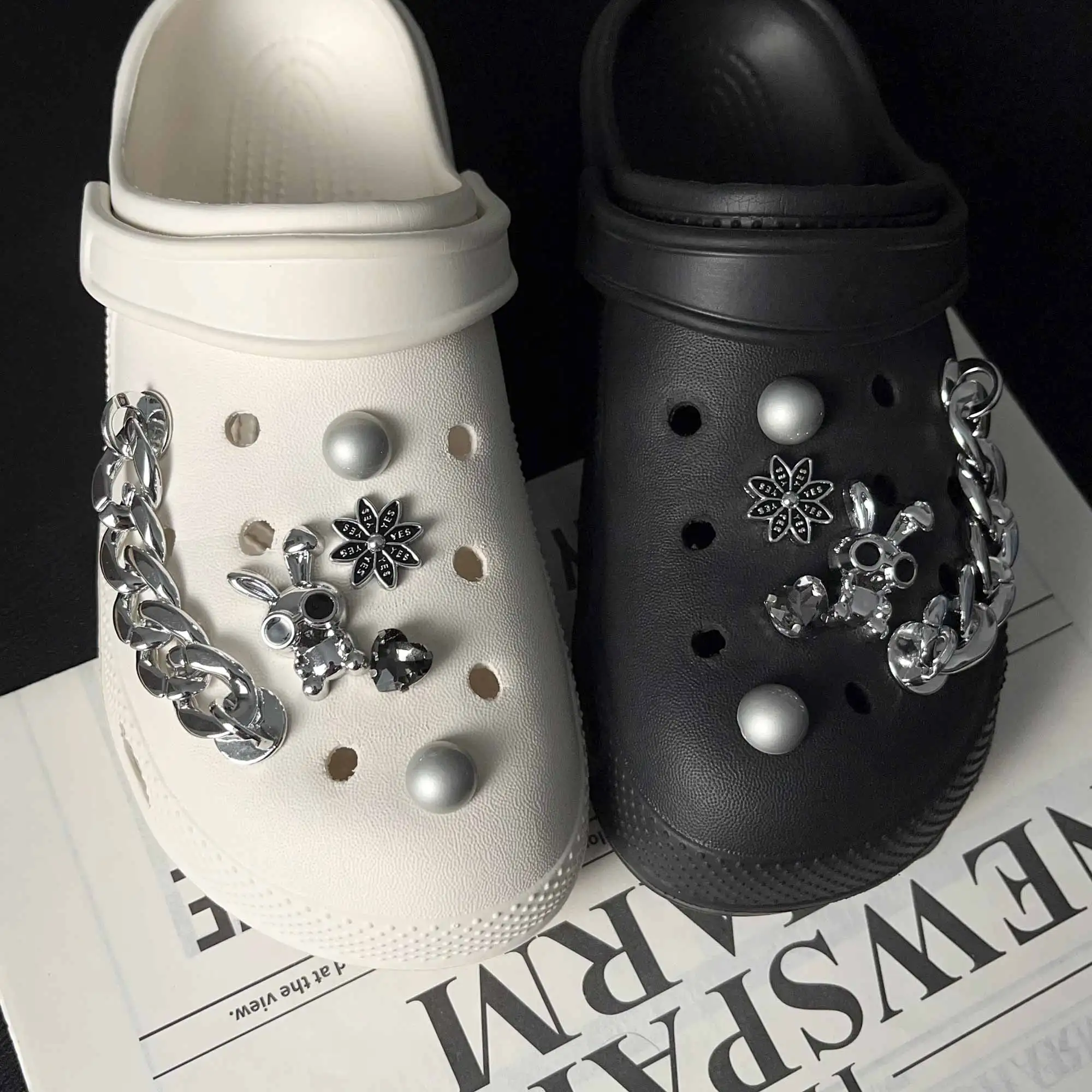 Cool Sunglasses Rabbit Rhinestone Pearl Set Shoe Charms for Crocs Metal Texture Clogs Pins Accessories Garden Sandals Girl Gift 
Cool Sunglasses Rabbit Rhinestone Pearl Set Shoe Charms for Crocs Metal Texture Clogs Pins Accessories Garden Sandals Girl Gift