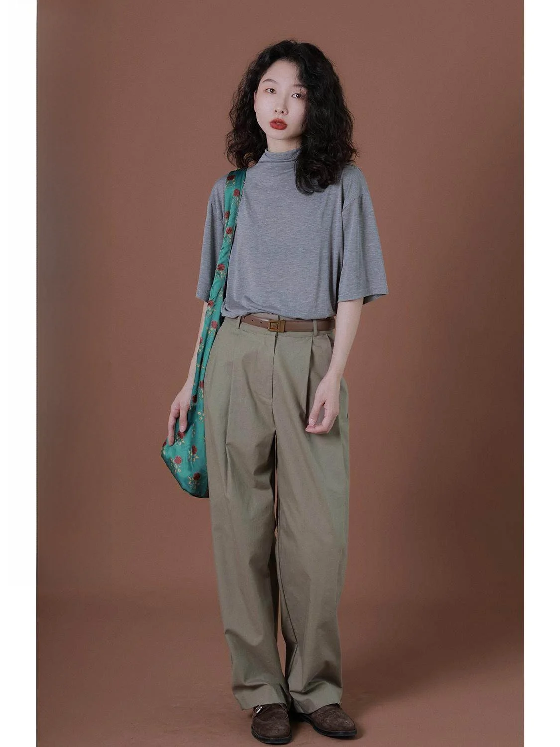 Шелковые повседневные женские брюки IVY YANG: осенние, винтажные, свободные, прямые, широкие, универсальные, стройнящие
Шелковые повседневные женские брюки IVY YANG: осенние, винтажные, свободные, прямые, широкие, универсальные, стройнящие