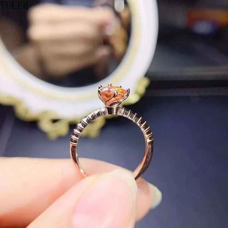 100% Class D Moissanite Rings Orange Colour Moissanite 925 Sterling Silver Exquisite Jewelry for Women's Parties
100% Class D Moissanite Rings Orange Colour Moissanite 925 Sterling Silver Exquisite Jewelry for Women's Parties