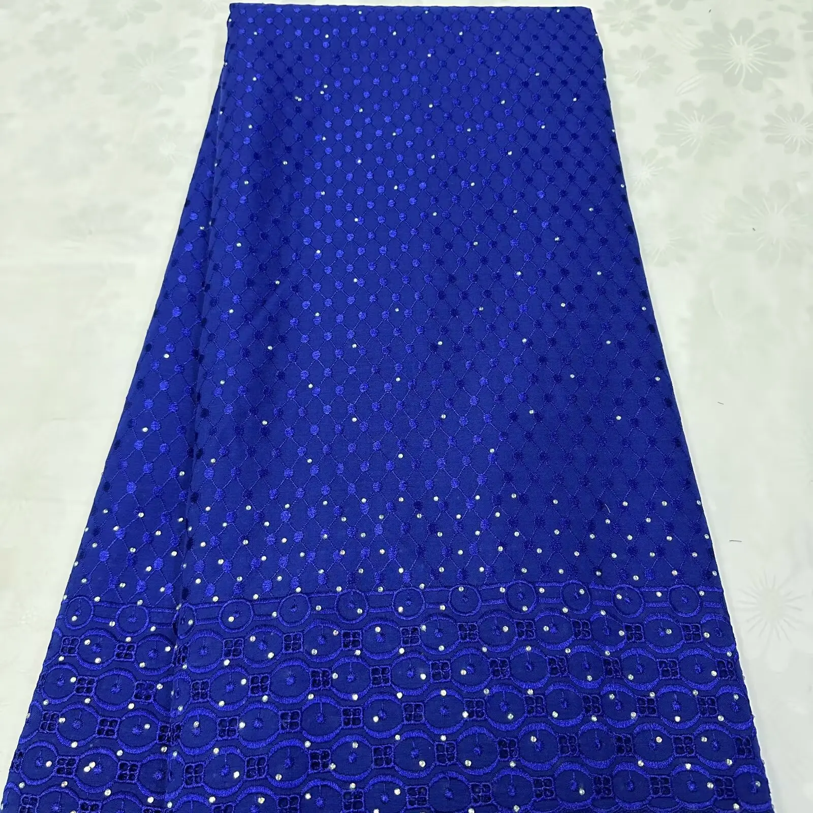 Royal blue 2025 High Quality Cotton Mesh 3D Stones African Swiss Lace Fabric for Sewing Embroidered Guipure Nigerian French Lace
Royal blue 2025 High Quality Cotton Mesh 3D Stones African Swiss Lace Fabric for Sewing Embroidered Guipure Nigerian French Lace