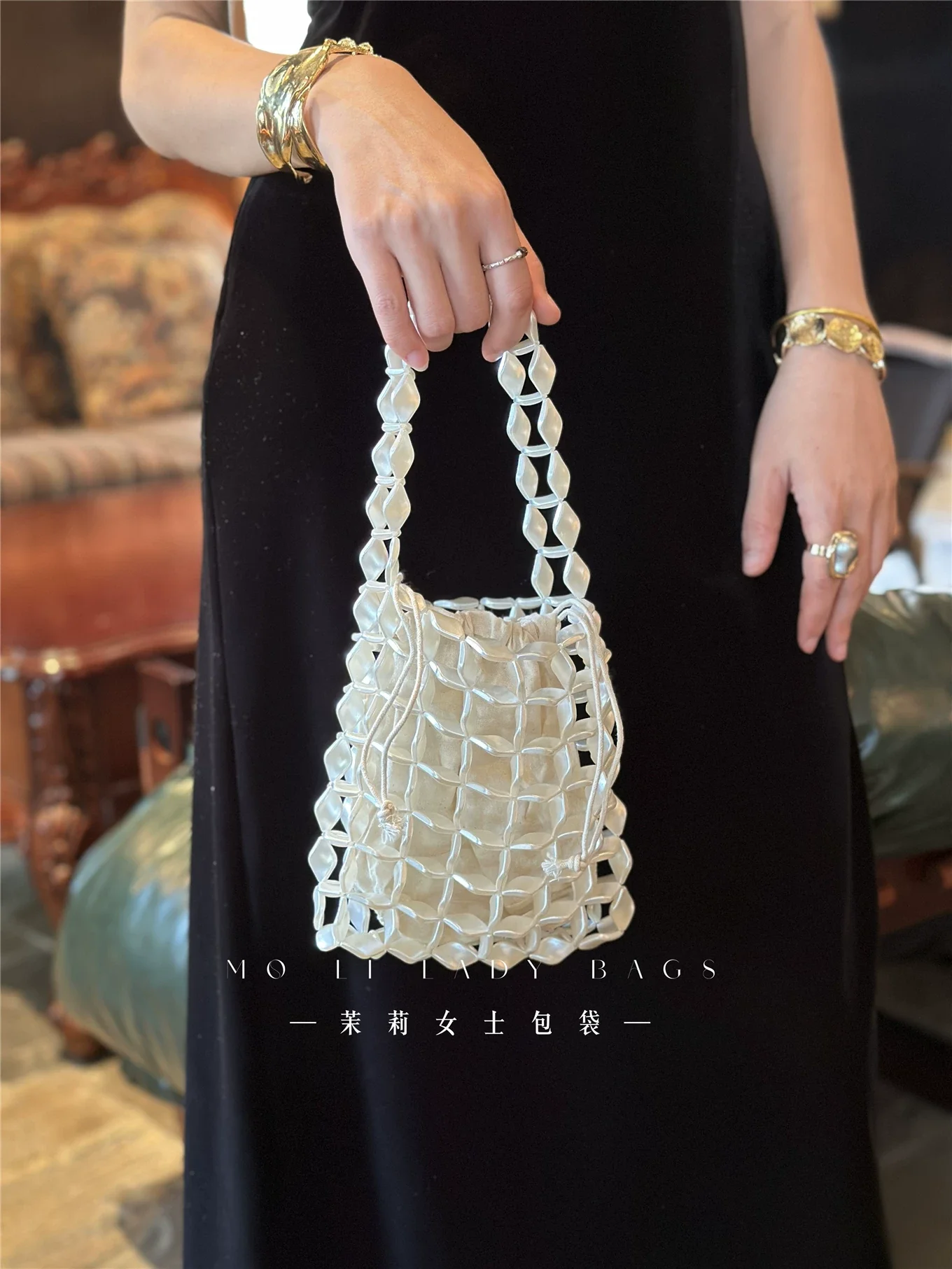 Fashion Hollow Out Beads Beaded Bucket Bag Beads Beading Handmade Women Handbag Female Clutch Purse Holiday Vacation Beach Bag
Fashion Hollow Out Beads Beaded Bucket Bag Beads Beading Handmade Women Handbag Female Clutch Purse Holiday Vacation Beach Bag