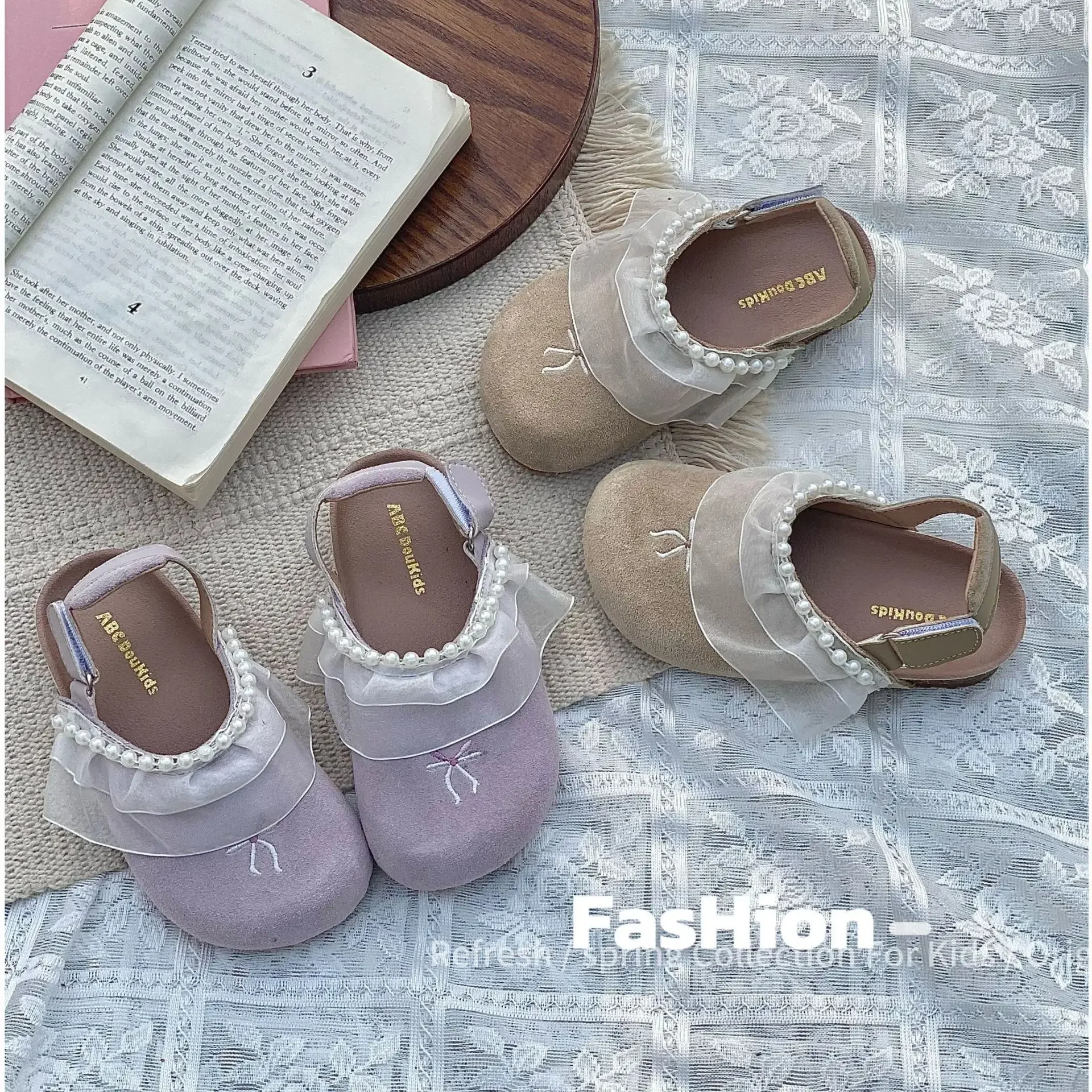 2025 Woman Sneakers Summer Flip Flops Zapatos Beaded Women Flats Sandals Bow Platform Slippers New Fashion Shoes Casual Sport
2025 Woman Sneakers Summer Flip Flops Zapatos Beaded Women Flats Sandals Bow Platform Slippers New Fashion Shoes Casual Sport