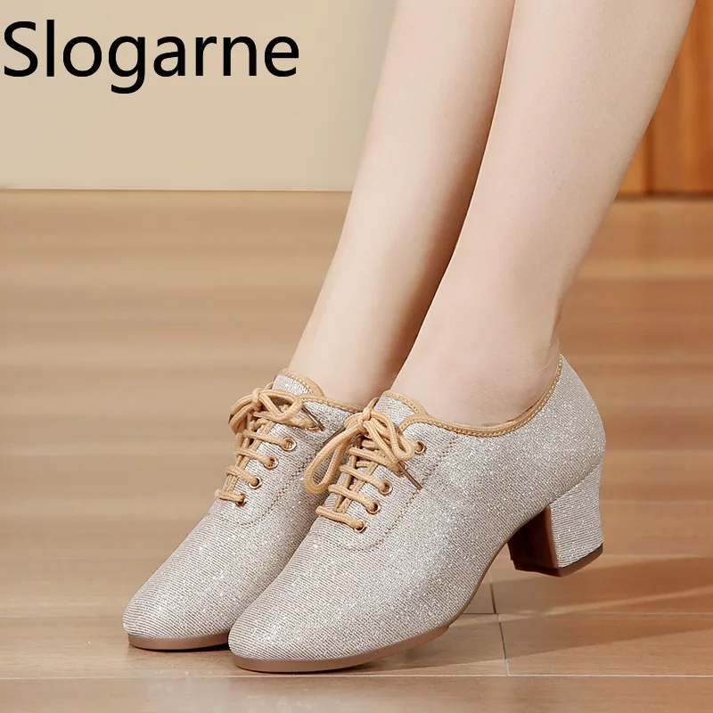 New Gold Dance Sneakers Women Bling Latin Shoes Soft Sole Modern Jazz Dance Shoes GirlS Tango Ballroom Dancing Shoes Stage Wear
New Gold Dance Sneakers Women Bling Latin Shoes Soft Sole Modern Jazz Dance Shoes GirlS Tango Ballroom Dancing Shoes Stage Wear