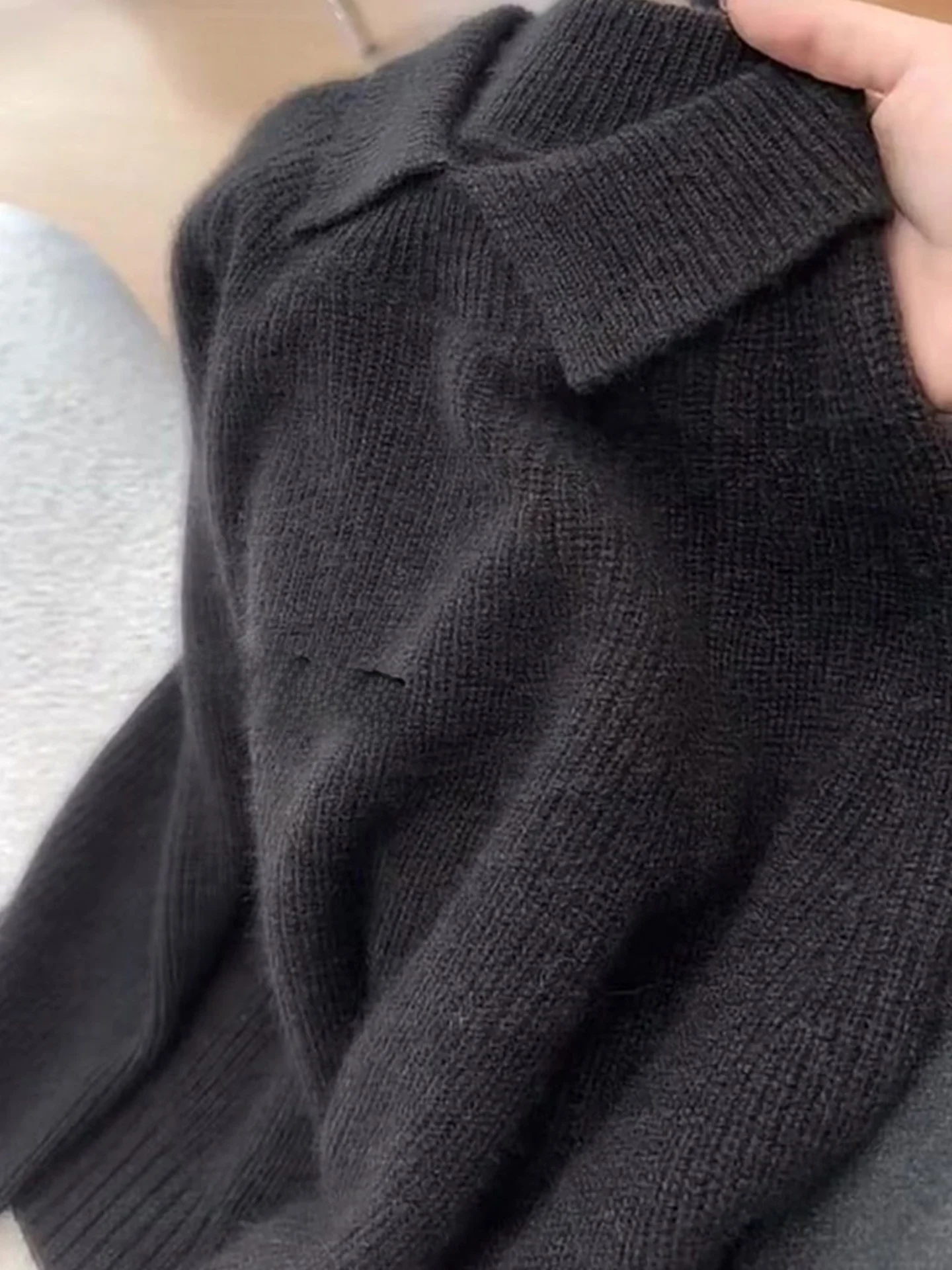 Comfortable Camere Knitwear Long Sve Hoodie Korean Sle Pure Color Luxury Sensation Autumn Winter Faionable Top
Comfortable Camere Knitwear Long Sve Hoodie Korean Sle Pure Color Luxury Sensation Autumn Winter Faionable Top