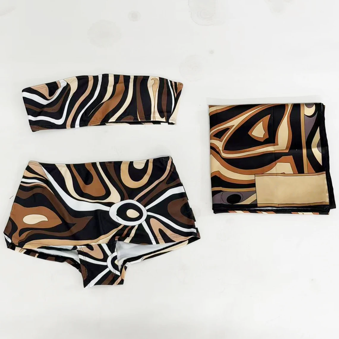 Classic Women's Brown Scarf Strapless Bikini Sets with Designer Signature Logo Luxury Design Women's Two-Piece Swimsuit Swimwear
Classic Women's Brown Scarf Strapless Bikini Sets with Designer Signature Logo Luxury Design Women's Two-Piece Swimsuit Swimwear
