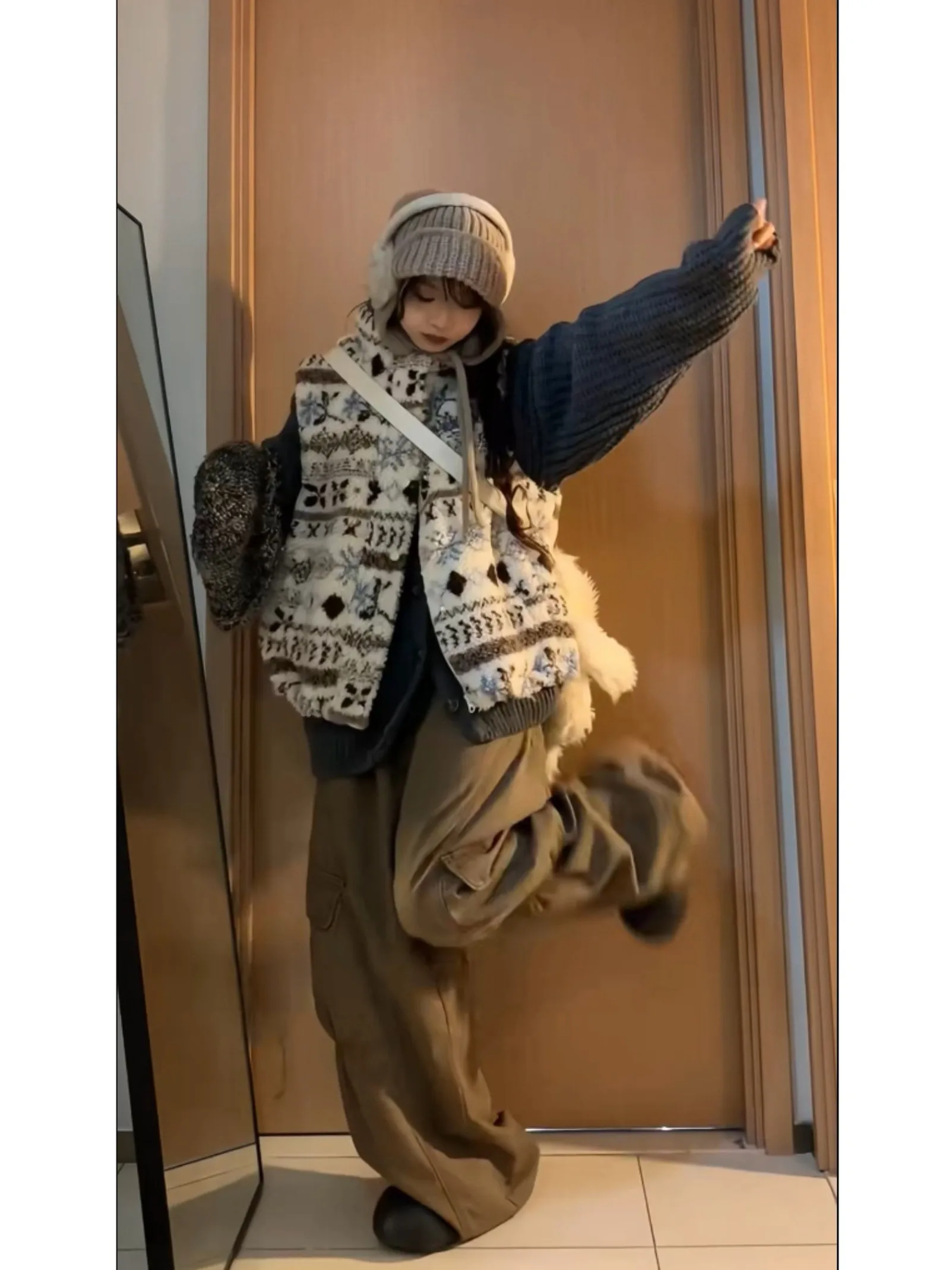 Остров обозрения в полоску, жилет из меха ягненка, женский ранний осенний теплый многослойный топ на бретелях, пальто, прямая трубка, Sle
Остров обозрения в полоску, жилет из меха ягненка, женский ранний осенний теплый многослойный топ на бретелях, пальто, прямая трубка, Sle