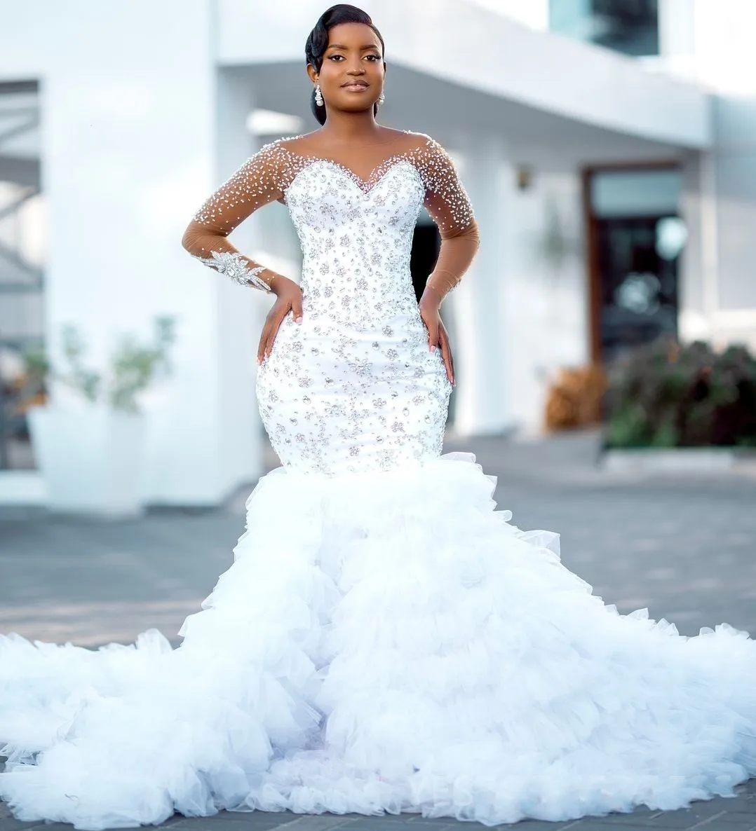 2025 Luxurious Wedding Dress Bridal Gowns For Bride African Illusion Mermaid Long Sleeves Beaded Lace Pearls Vestidos De Noiva
2025 Luxurious Wedding Dress Bridal Gowns For Bride African Illusion Mermaid Long Sleeves Beaded Lace Pearls Vestidos De Noiva