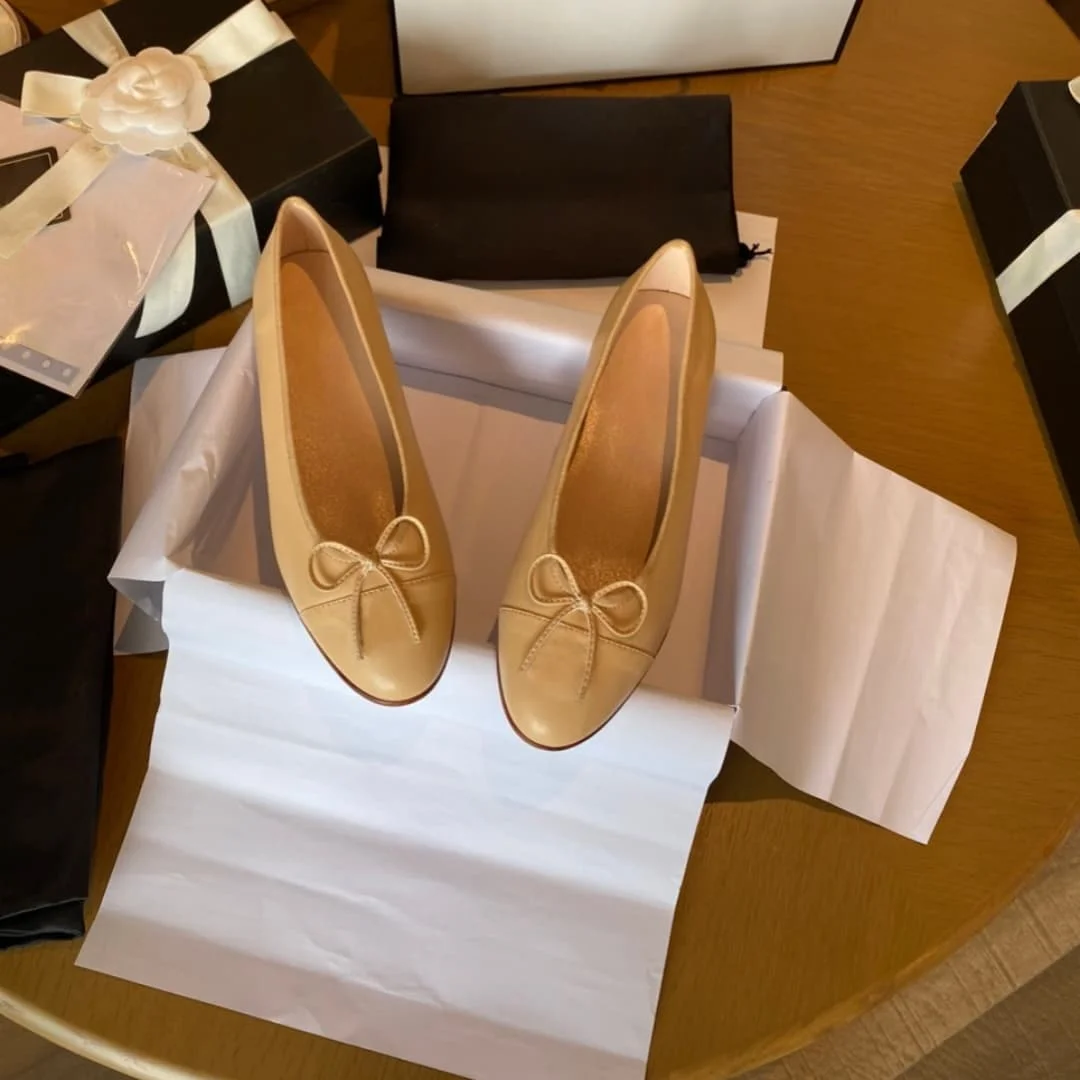 New hot Spring Women's Leather Flat Bow Ballet Flats - Women's Comfortable and Elegant Slender-Feet Single Shoes
New hot Spring Women's Leather Flat Bow Ballet Flats - Women's Comfortable and Elegant Slender-Feet Single Shoes