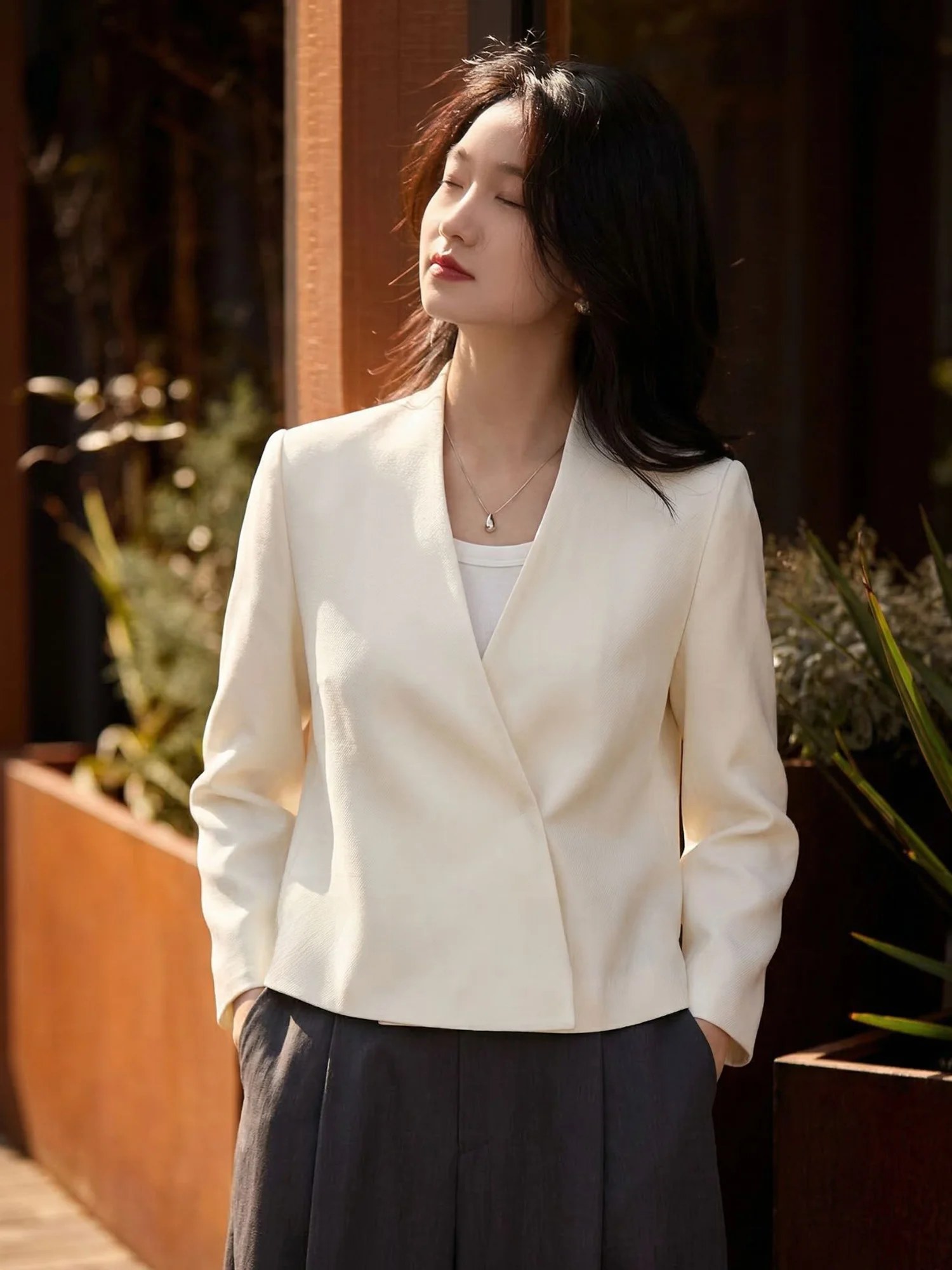 Elegant Woolen Women's Jacket Loose Fit Professional Style Spring Commute Friendly Slimming Trendy Chivirin Brand
Elegant Woolen Women's Jacket Loose Fit Professional Style Spring Commute Friendly Slimming Trendy Chivirin Brand