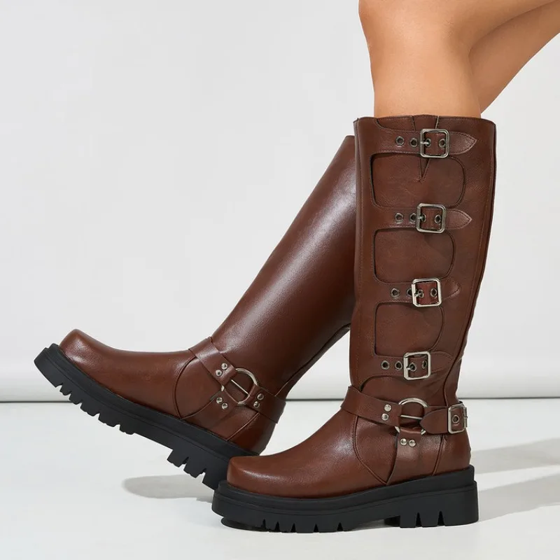 Новые длинные ботинки на низком каблуке 5 см в средневековом стиле с пряжкой ремня, европейско-американские черно-коричневые мотоциклетные ботинки для танцев на шесте Spicy Girl
Новые длинные ботинки на низком каблуке 5 см в средневековом стиле с пряжкой ремня, европейско-американские черно-коричневые мотоциклетные ботинки для танцев на шесте Spicy Girl